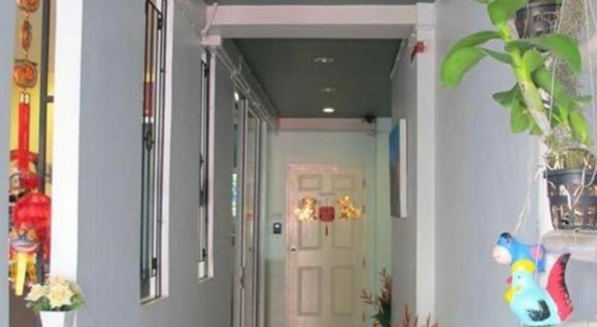 มัชฌิมา เฮาส์ Hotel Phuket ภายนอก รูปภาพ