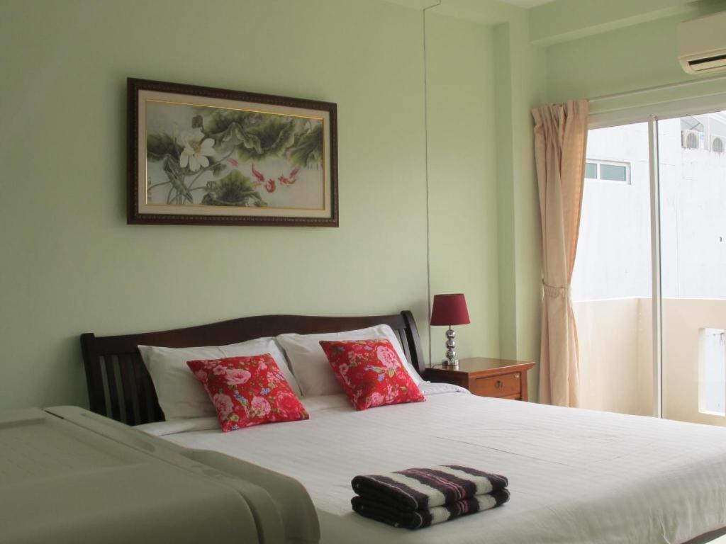มัชฌิมา เฮาส์ Hotel Phuket ภายนอก รูปภาพ